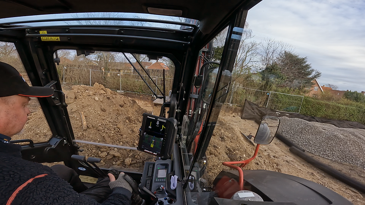 In-cabin tablet with Makin' 3D machine control