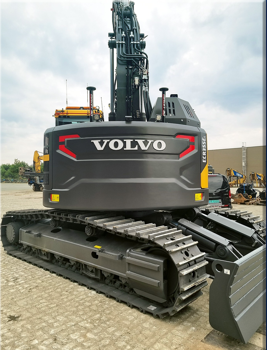 Makin' 3D system installed on the first fully electrical Volvo ECR 355 EL owned by the company Stangeland Maskin.